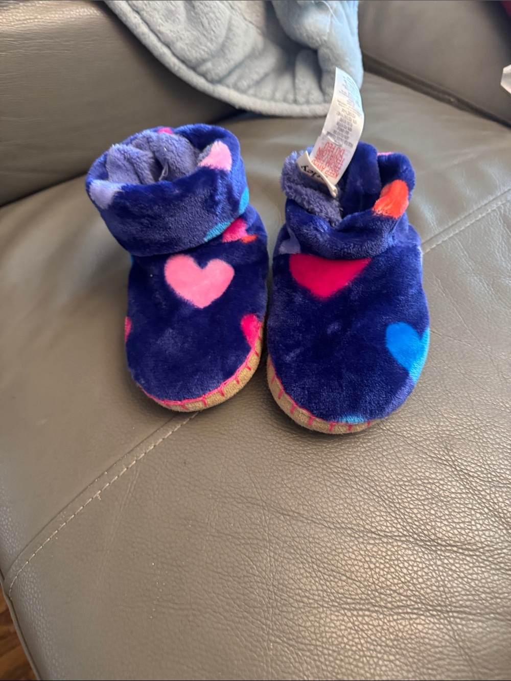 Hatley Navy Plush Slipper Boots with Pink and Blue Hearts size Medium (8-10)